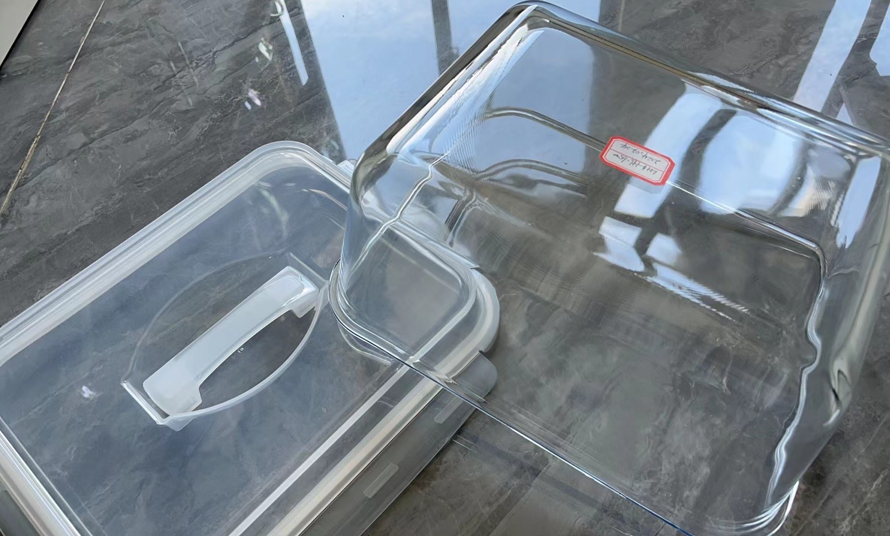 Large Size Glass Food Container with Handle of Plastic Top Cover