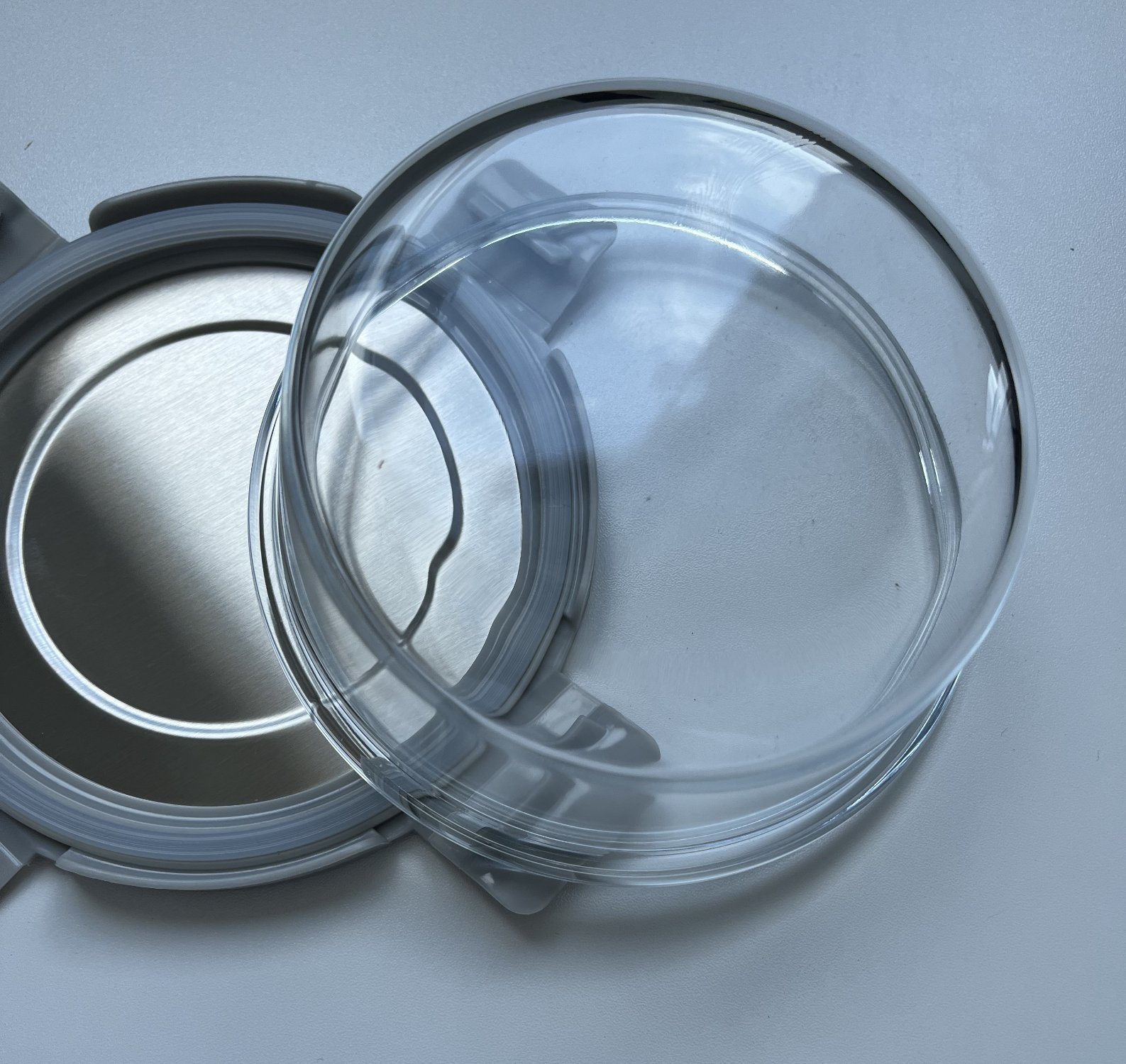 Round Glass Food Container with Four Lock Plastic+Iron Lid