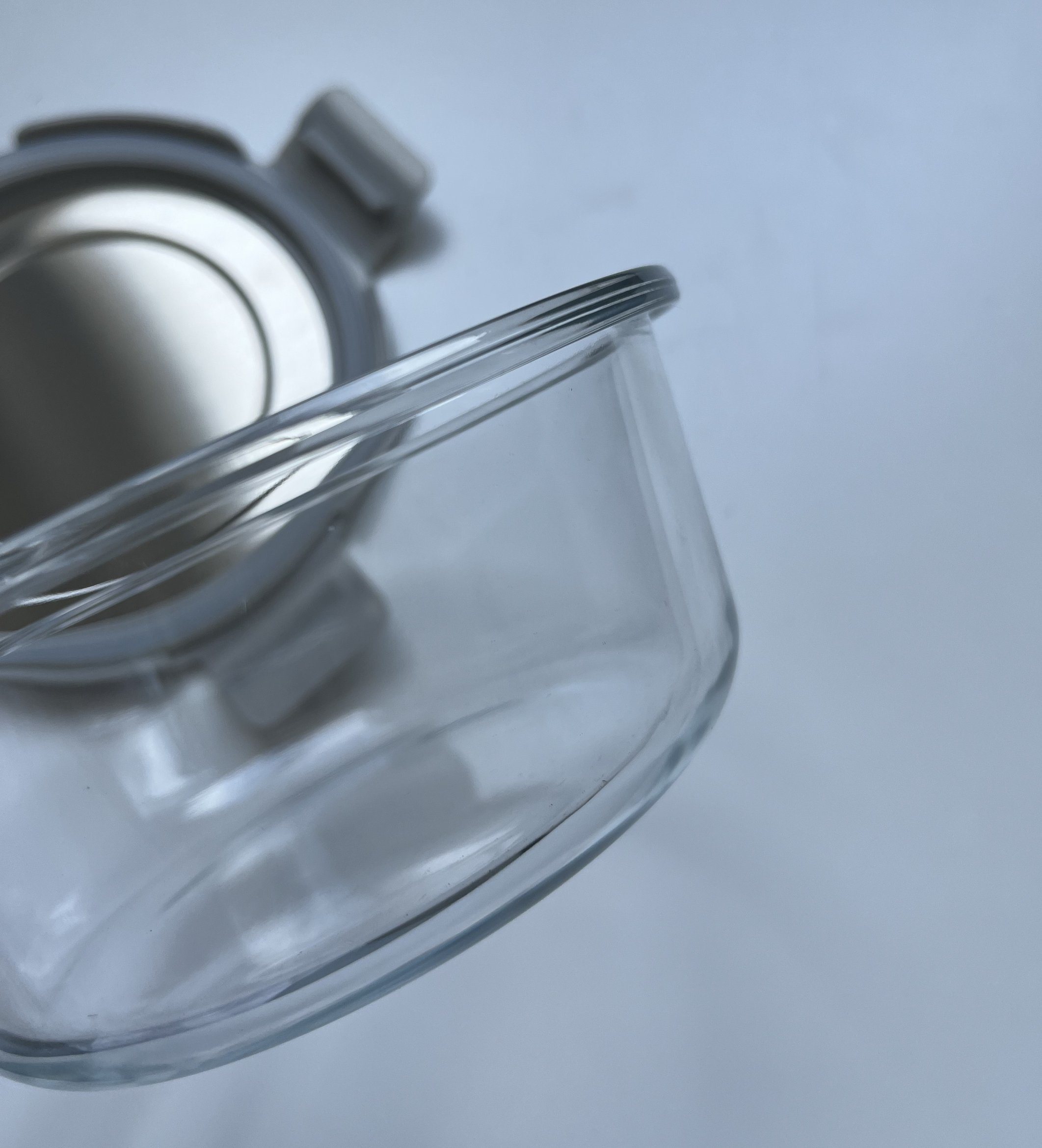 Round Glass Food Container with Four Lock Plastic+Iron Lid