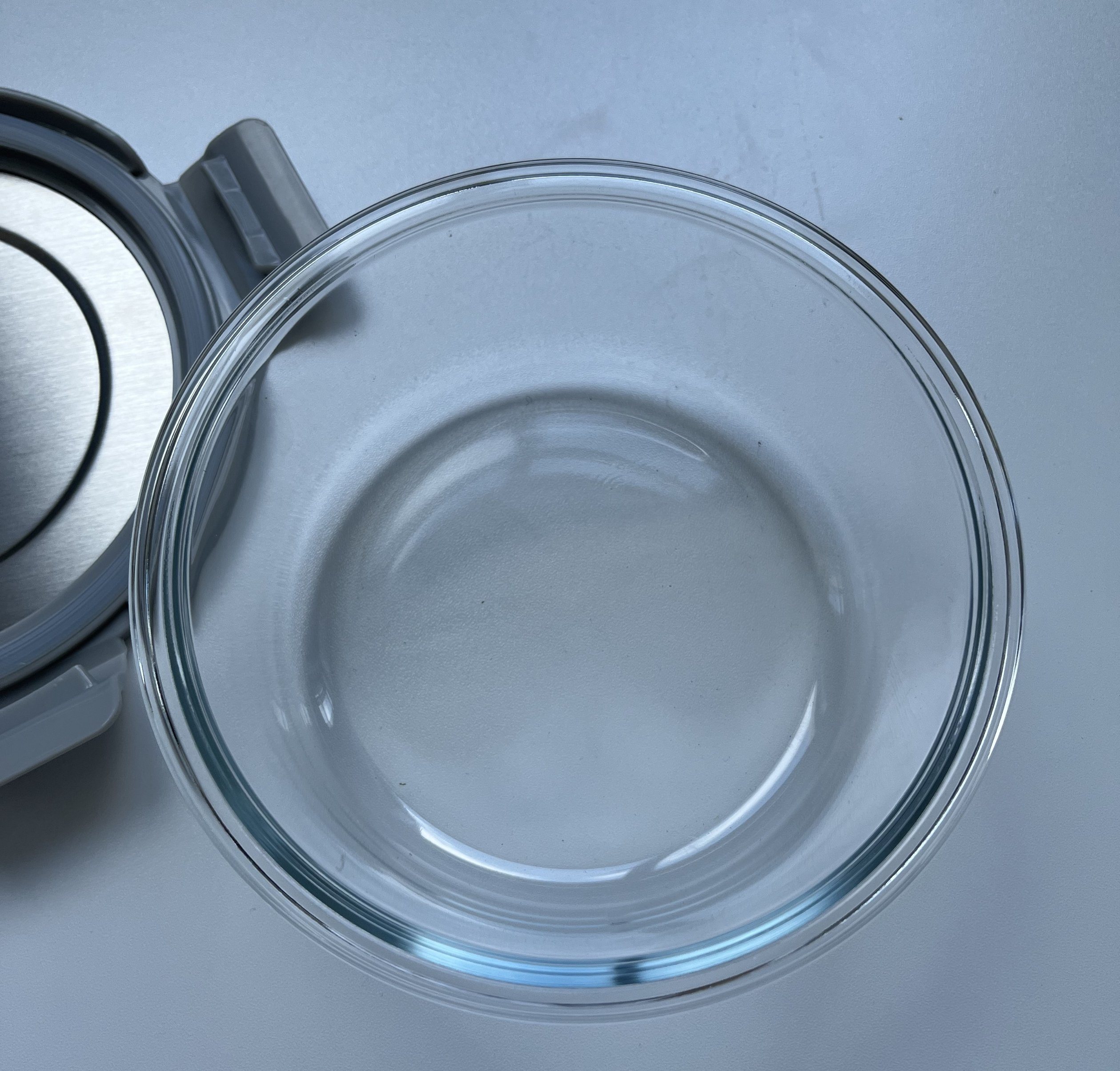 Round Glass Food Container with Four Lock Plastic+Iron Lid