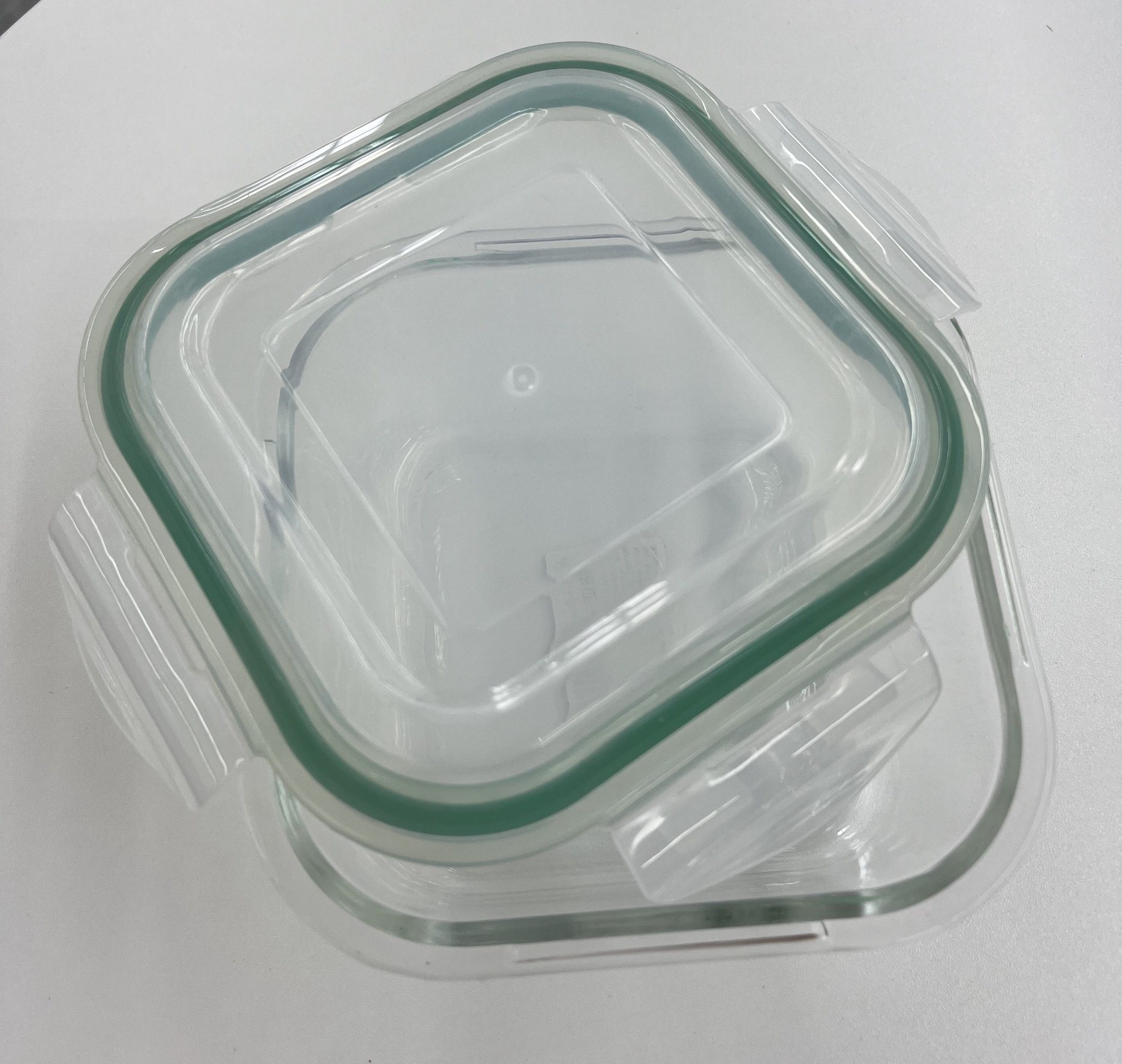 Square Glass Food Container with Four Lock Plastic Lid